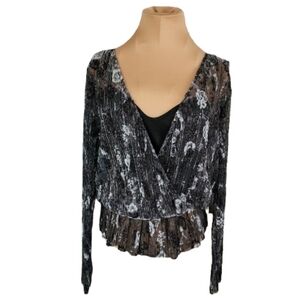 BCX Metallic Floral‎ Crinkled Surplice Peplum Top Black Silver Shimmer Size M